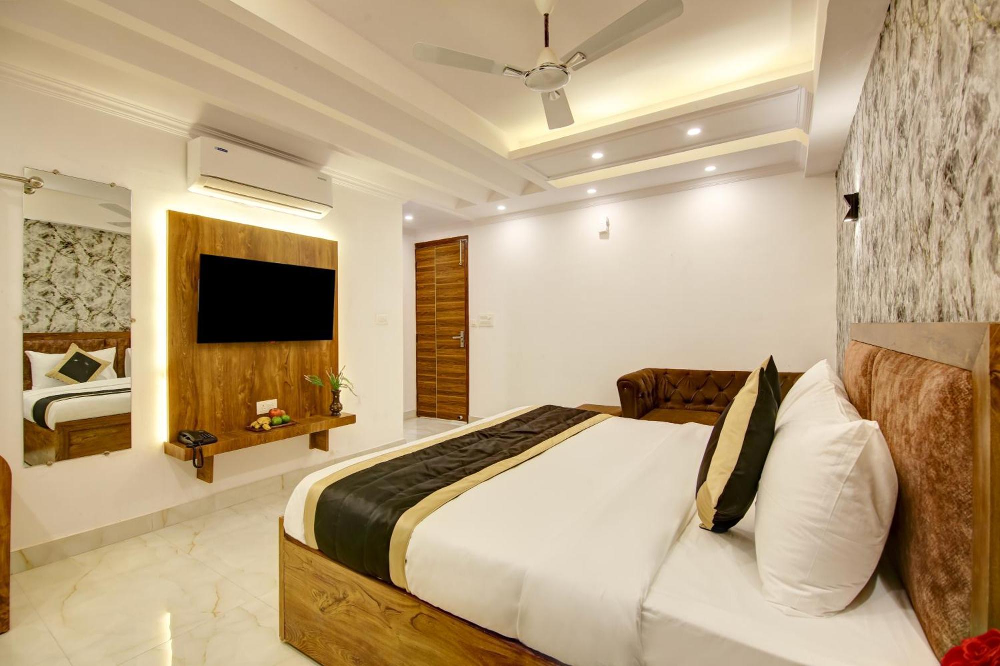 Hotel The Emporio Grand Near Vaishali Metro Station Ghaziabad Dış mekan fotoğraf