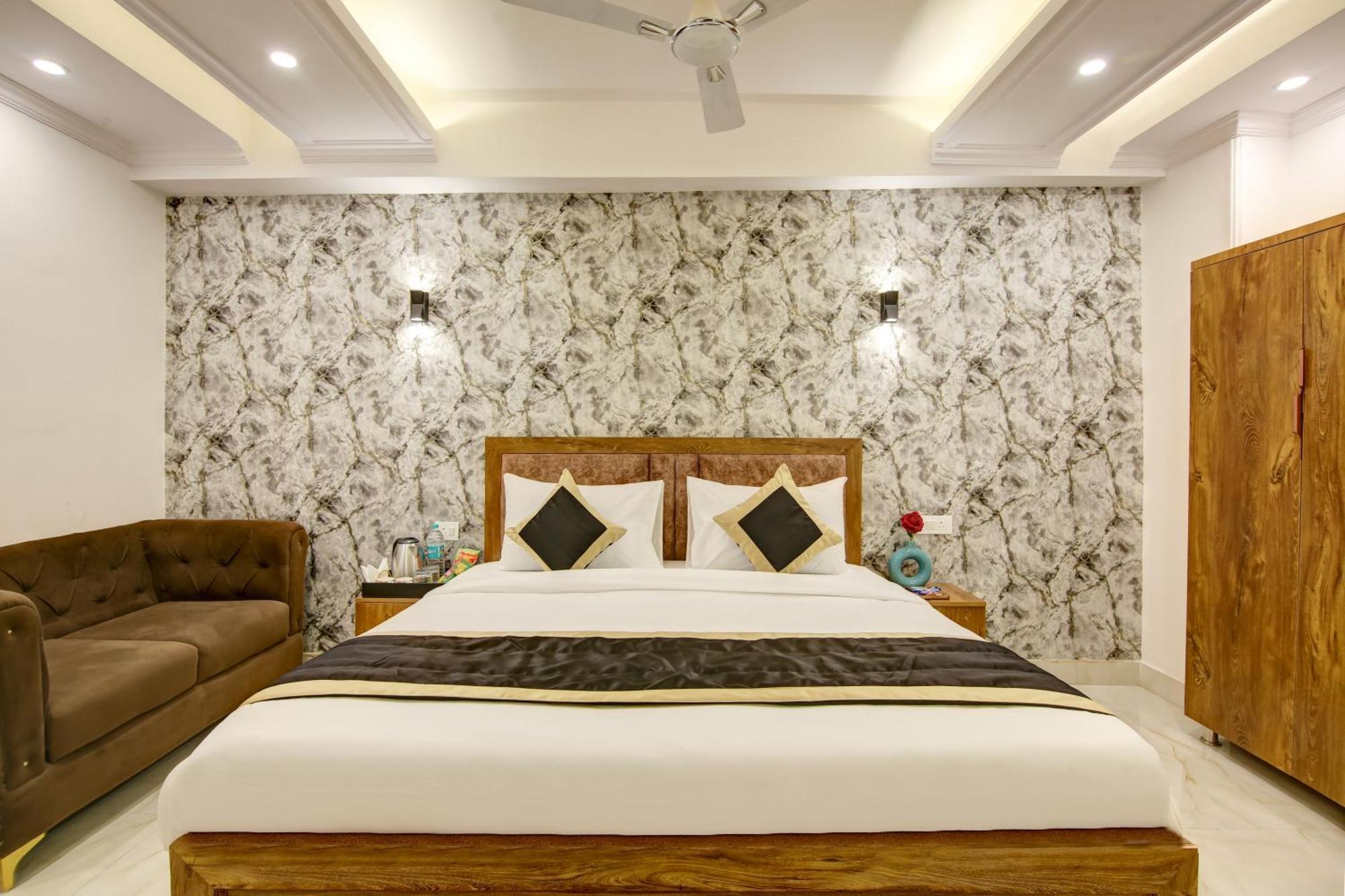 Hotel The Emporio Grand Near Vaishali Metro Station Ghaziabad Dış mekan fotoğraf