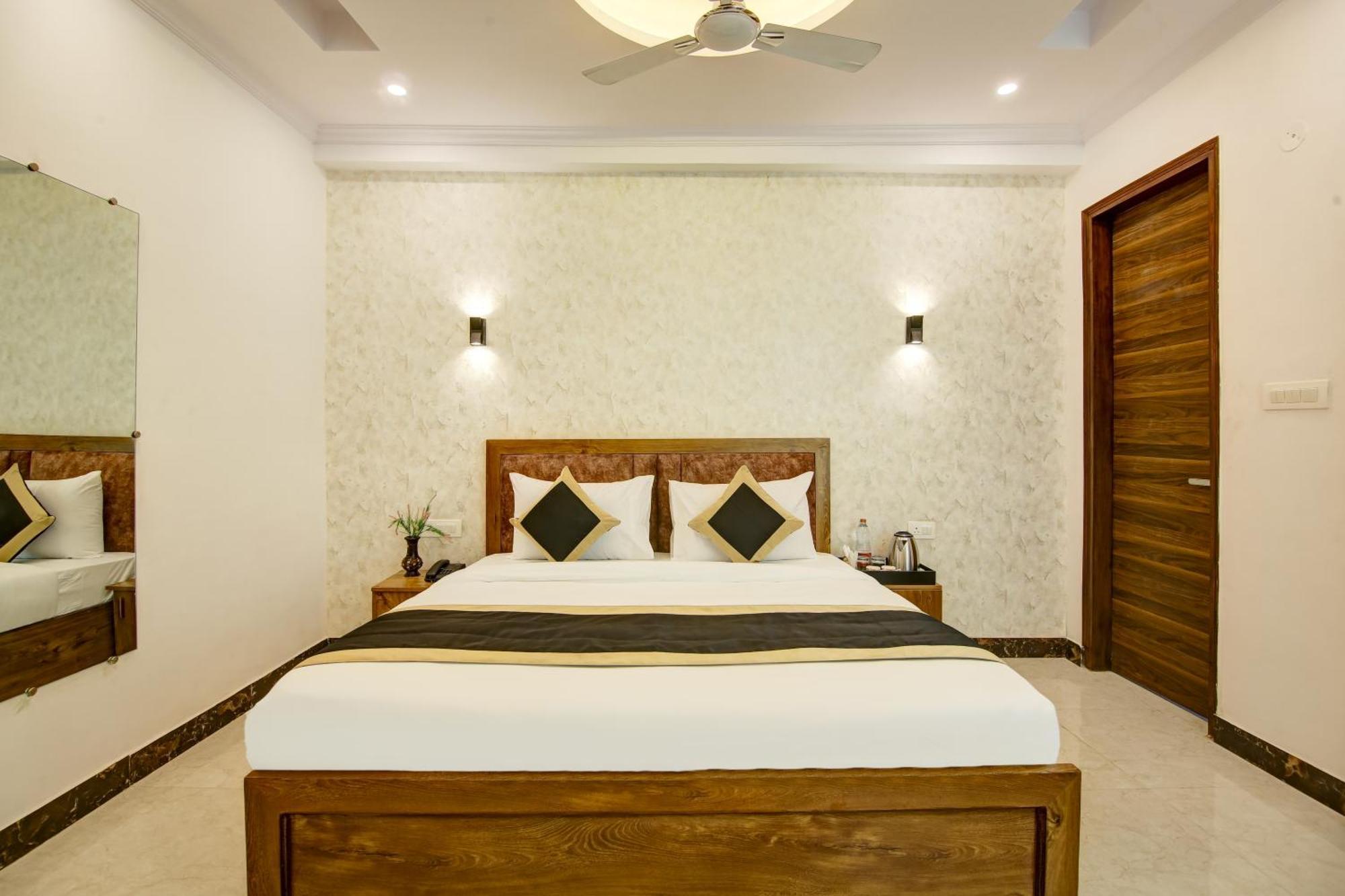 Hotel The Emporio Grand Near Vaishali Metro Station Ghaziabad Dış mekan fotoğraf