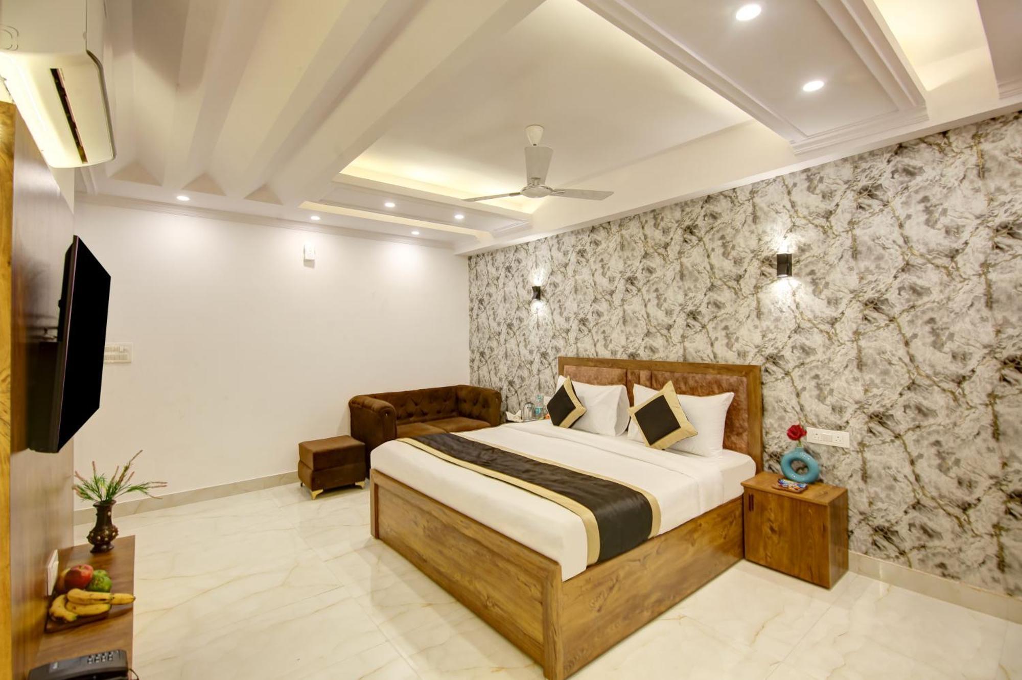 Hotel The Emporio Grand Near Vaishali Metro Station Ghaziabad Dış mekan fotoğraf
