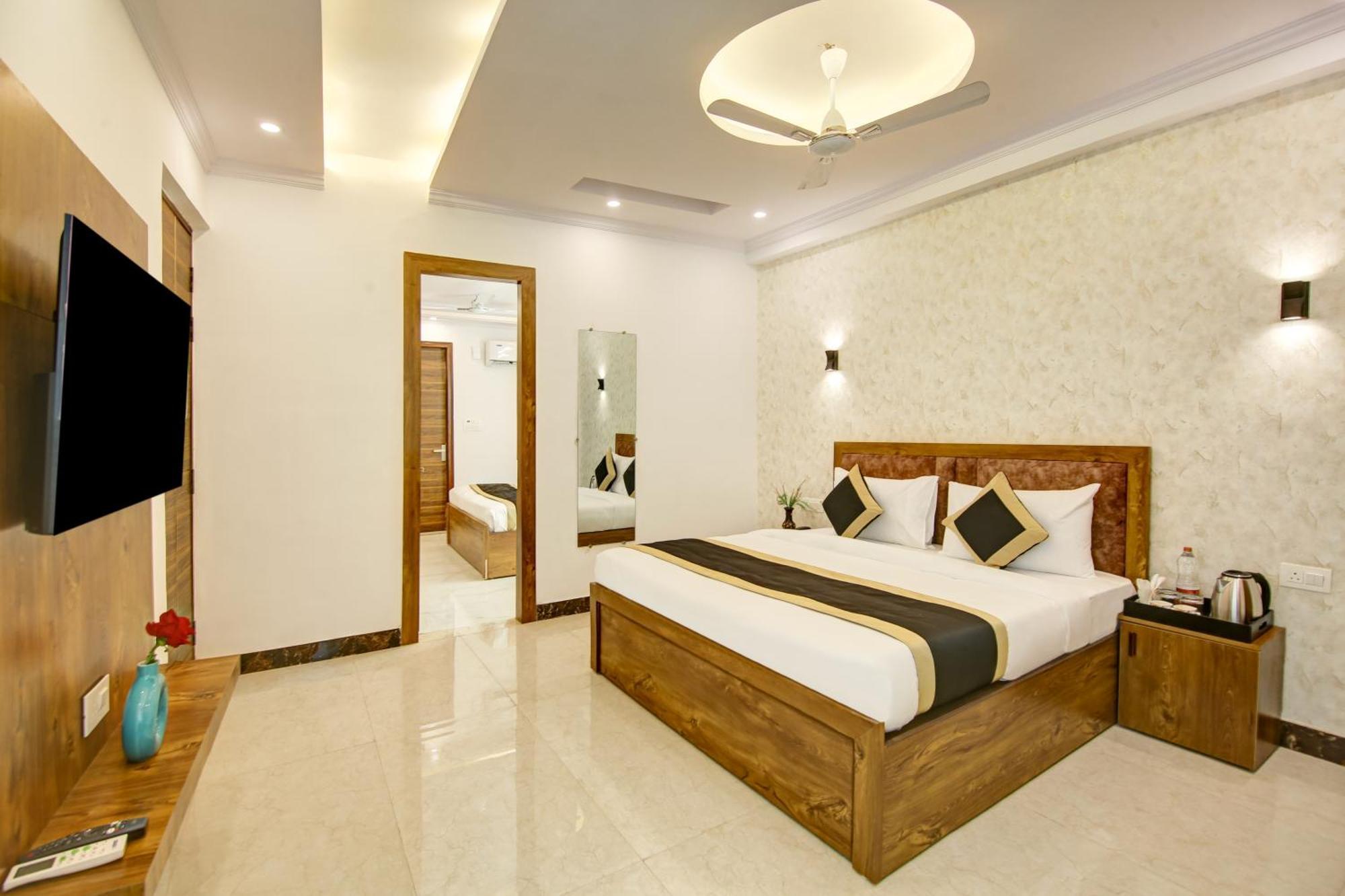 Hotel The Emporio Grand Near Vaishali Metro Station Ghaziabad Dış mekan fotoğraf