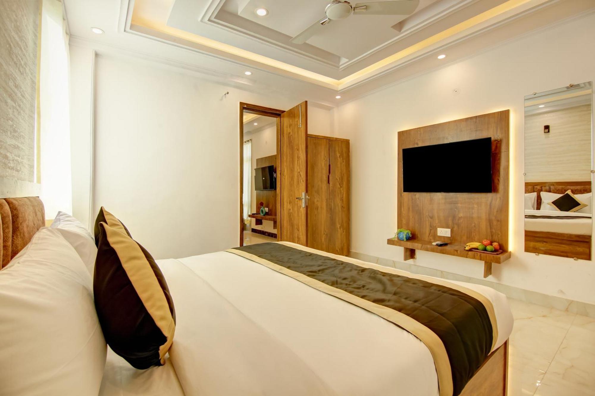 Hotel The Emporio Grand Near Vaishali Metro Station Ghaziabad Dış mekan fotoğraf