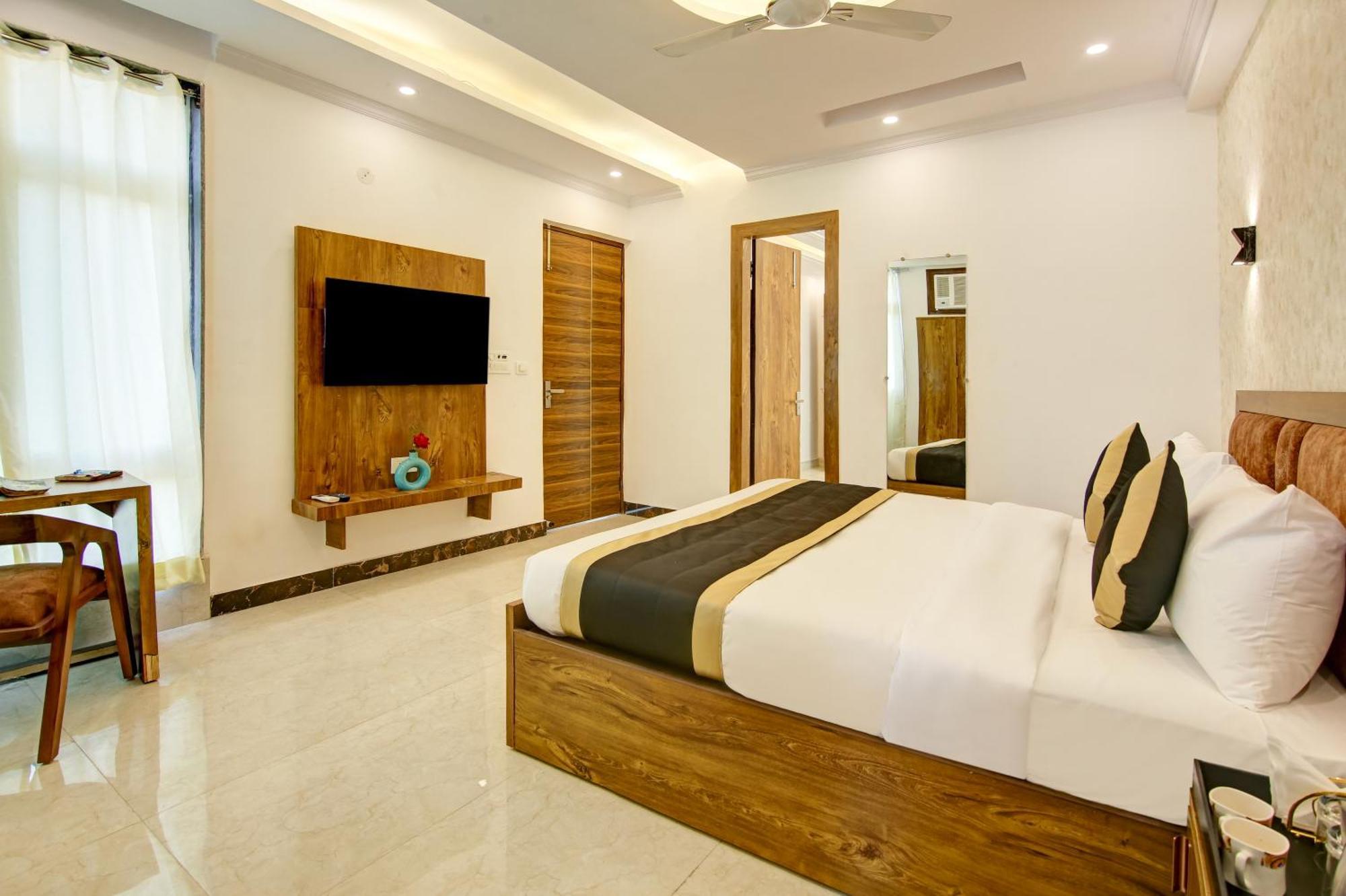 Hotel The Emporio Grand Near Vaishali Metro Station Ghaziabad Dış mekan fotoğraf