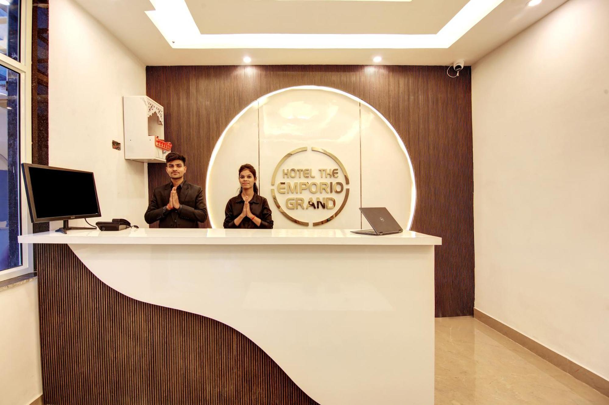 Hotel The Emporio Grand Near Vaishali Metro Station Ghaziabad Dış mekan fotoğraf