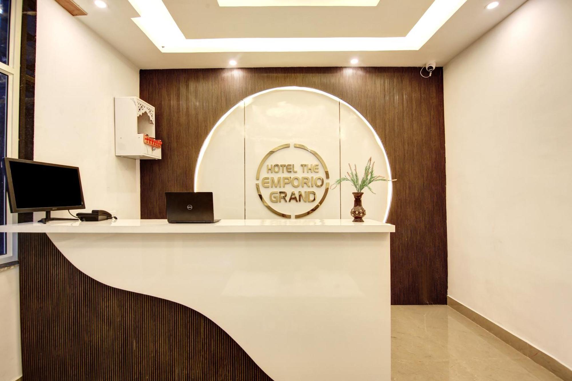 Hotel The Emporio Grand Near Vaishali Metro Station Ghaziabad Dış mekan fotoğraf